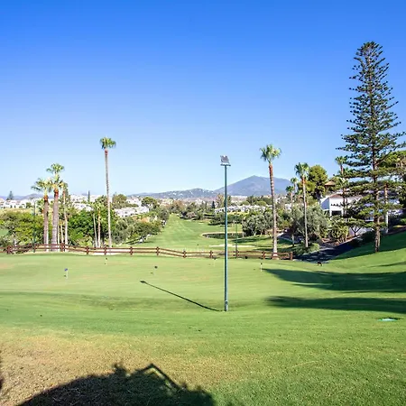 Genteel Aloha Golf * Μαρμπέλλα
