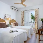 Genteel Aloha Golf Apartment Marbella