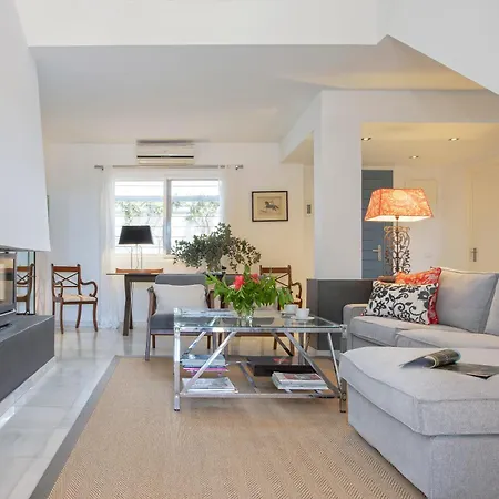 Genteel Aloha Golf Apartment *