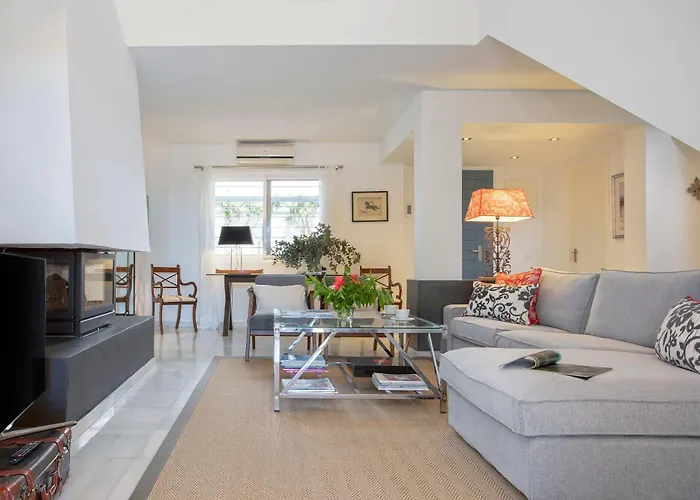 Genteel Aloha Golf Appartement *